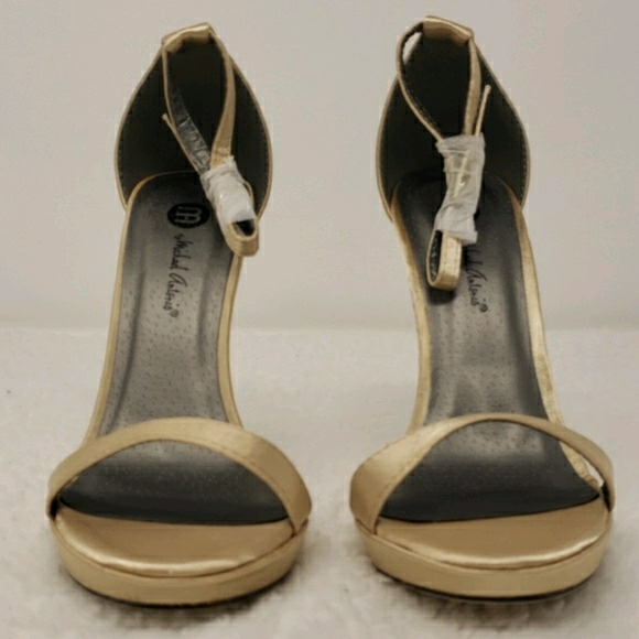 Brand New Ankle Strap 4 1/2" Heels - Picture 4 of 9